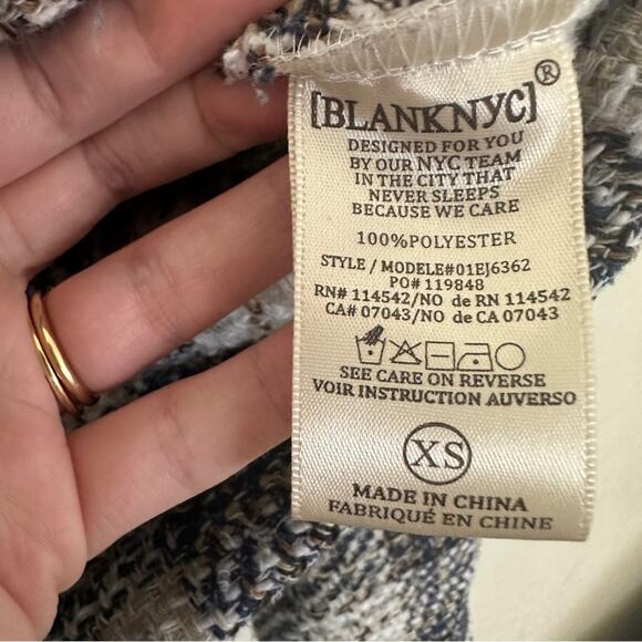 BLANK NYC Plaid Tweed Shacket Jacket In Blue White XS - Picture 5 of 7